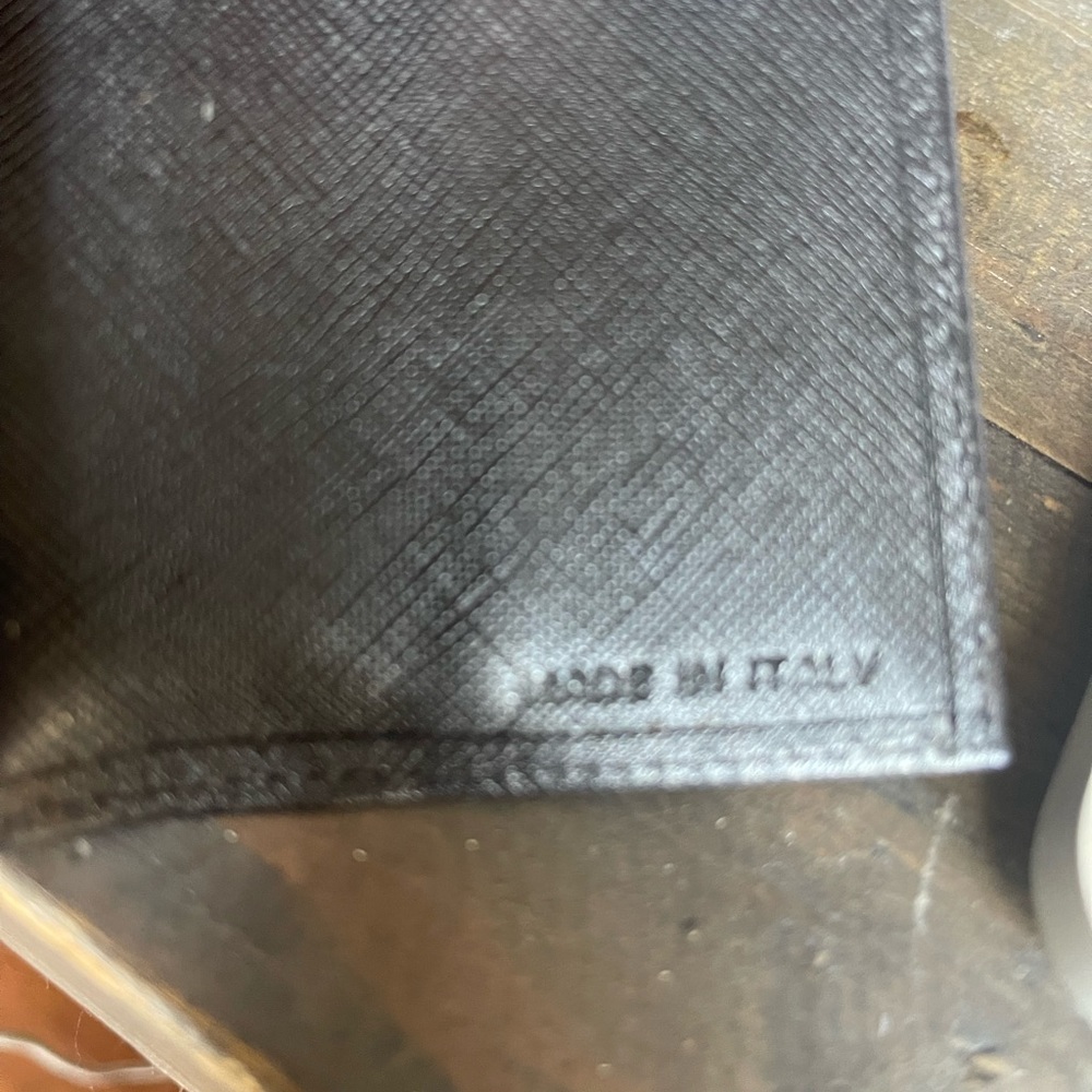 PRADA Wallet - Picture 8 of 9
